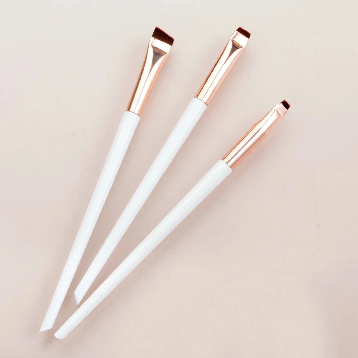 3-Piece Set of Precision Eyeliner and Eyebrow Brushes for Contouring and Makeup Application